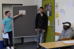 Schüler-präsentieren-ihre-Ideen-1
